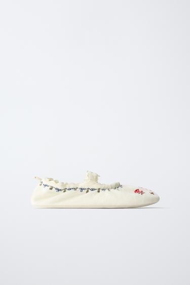 EMBROIDERED SLIPPERS - White by Zara