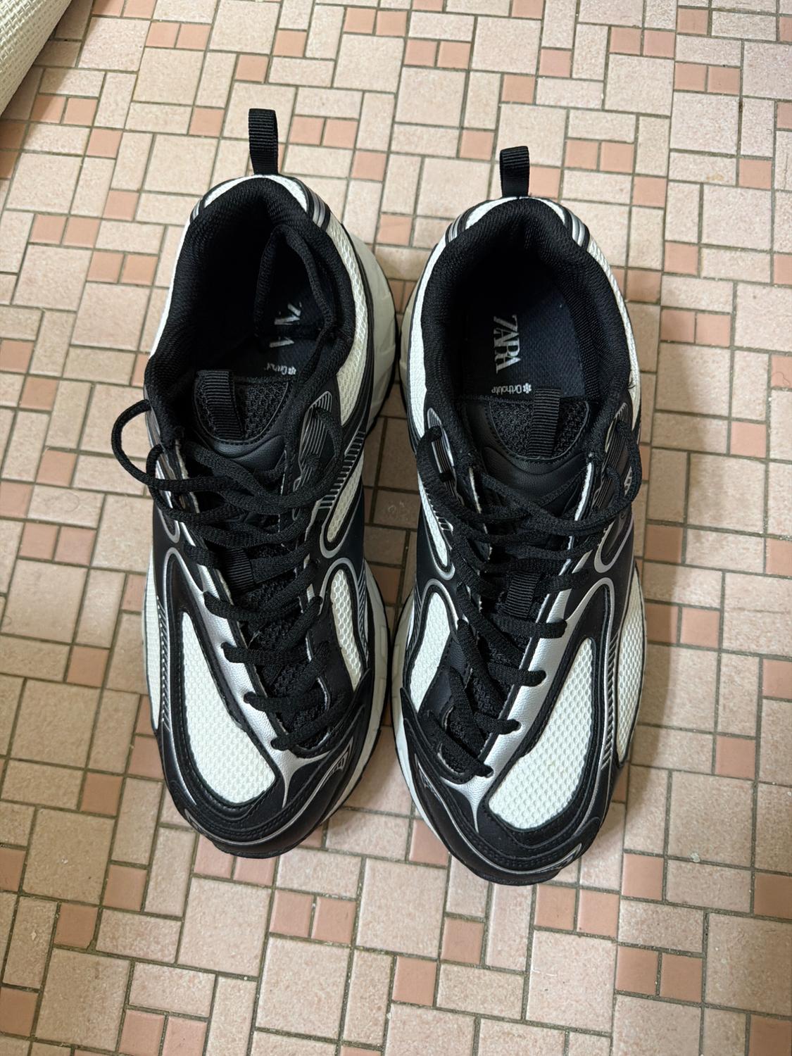 SNEAKERS - Image 2