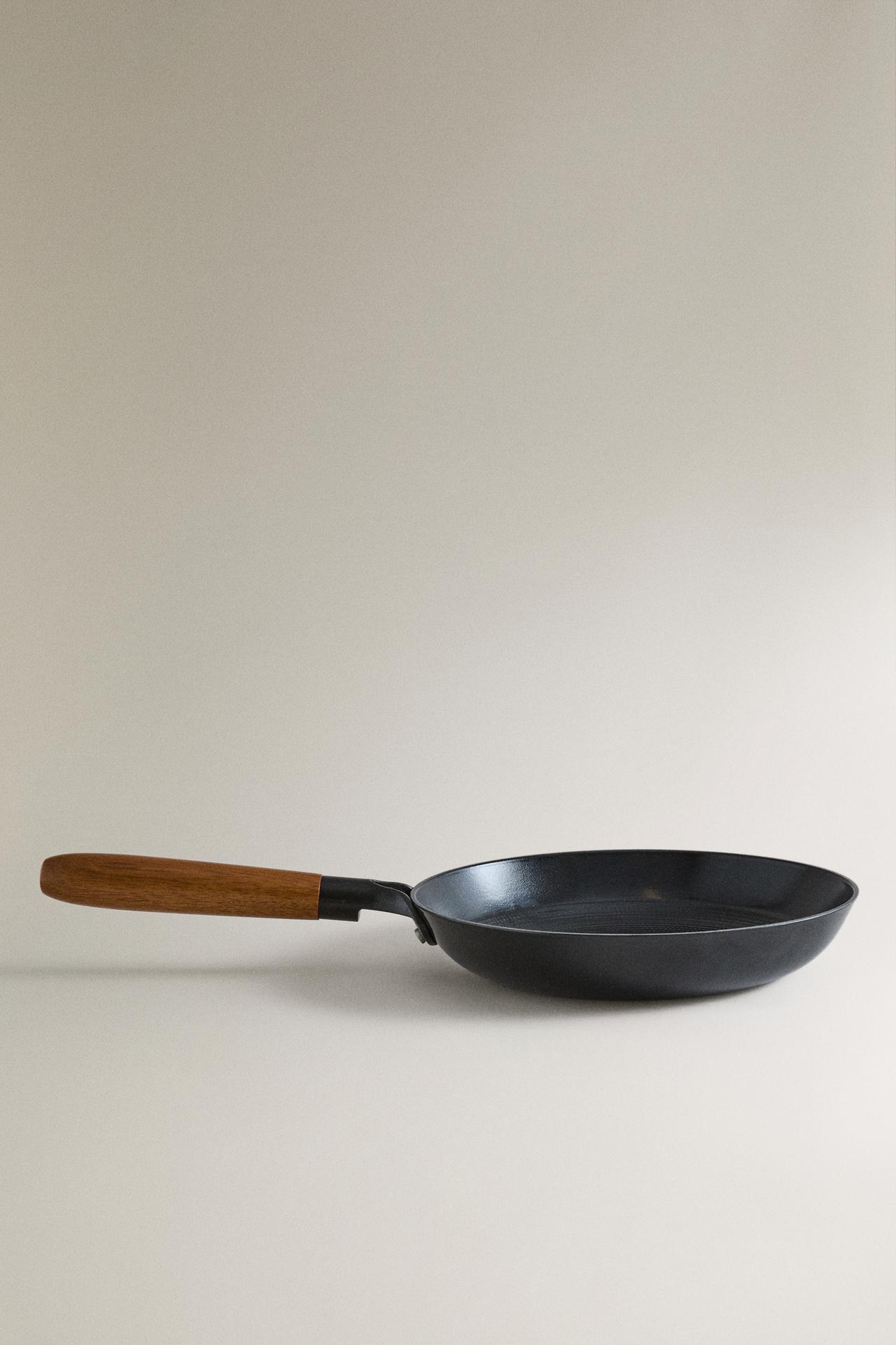 IRON FRYING PAN — Black