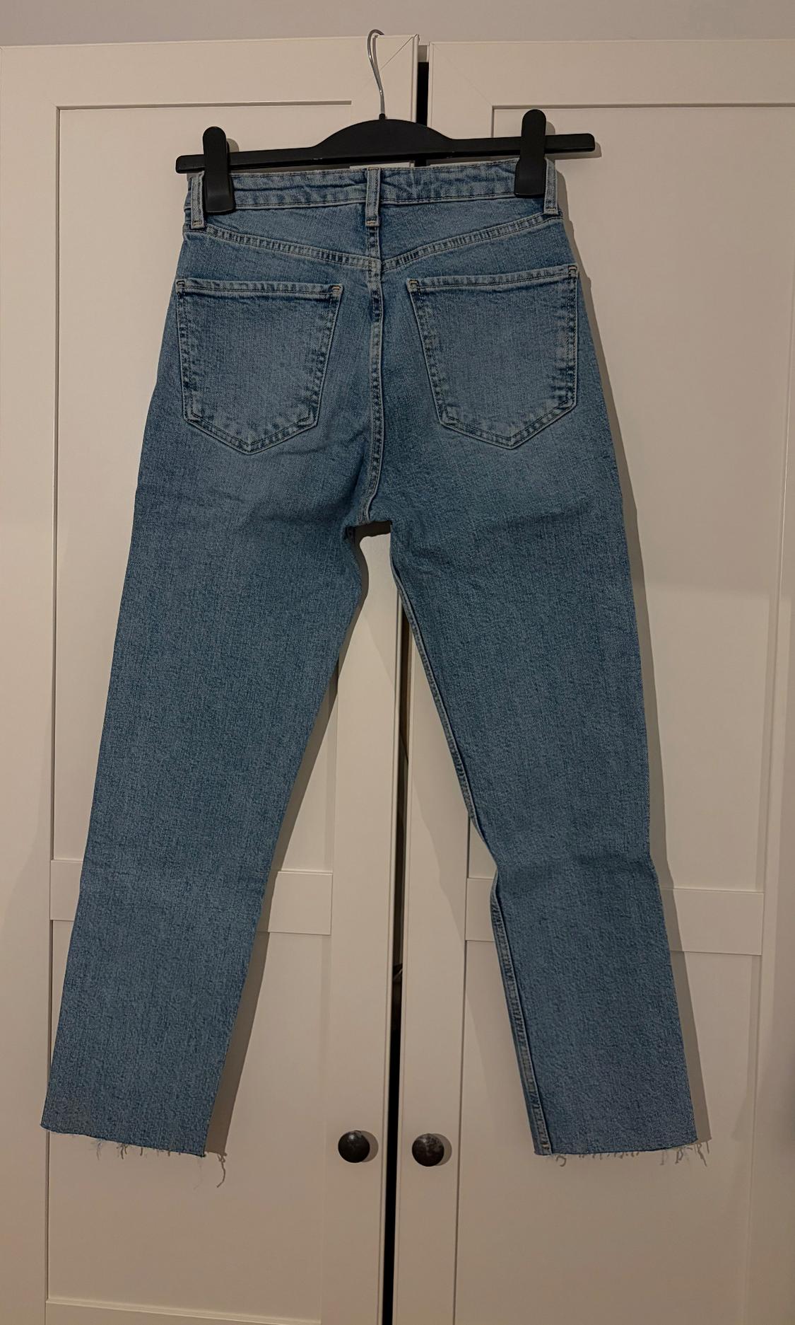 SLIM FIT HI-RISE JEANS - Image 3