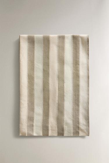 CHEMIN DE TABLE RAYURES ET ENTREDEUX - VERDÂTRE de Zara - Image 4