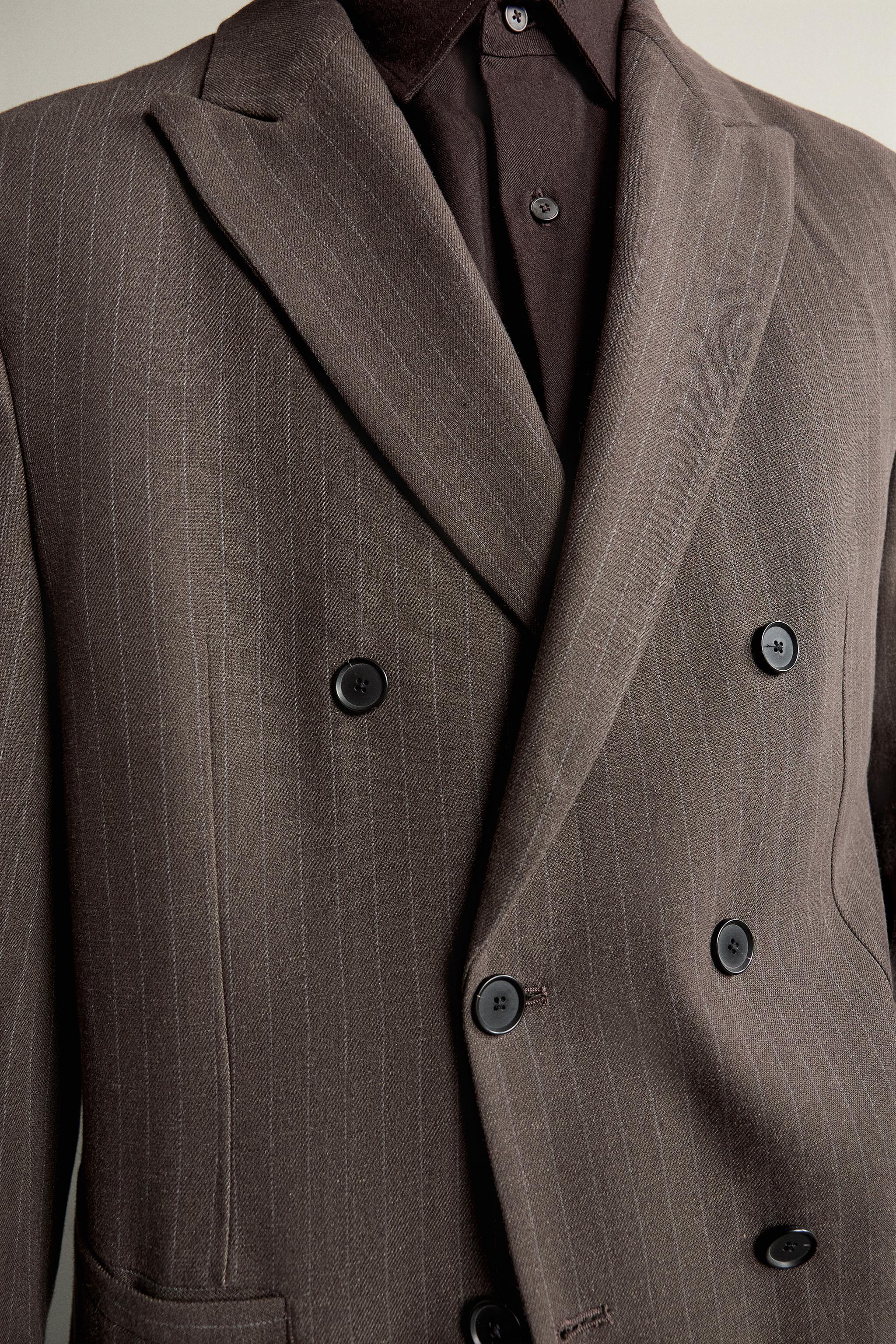 PINSTRIPE DOUBLE-BREASTED SUIT BLAZER