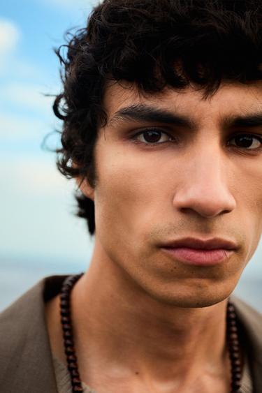 LOOK - Amarillo de Zara