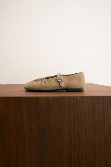 BALLERINES EN CUIR - Gris taupe de Zara - Image 8