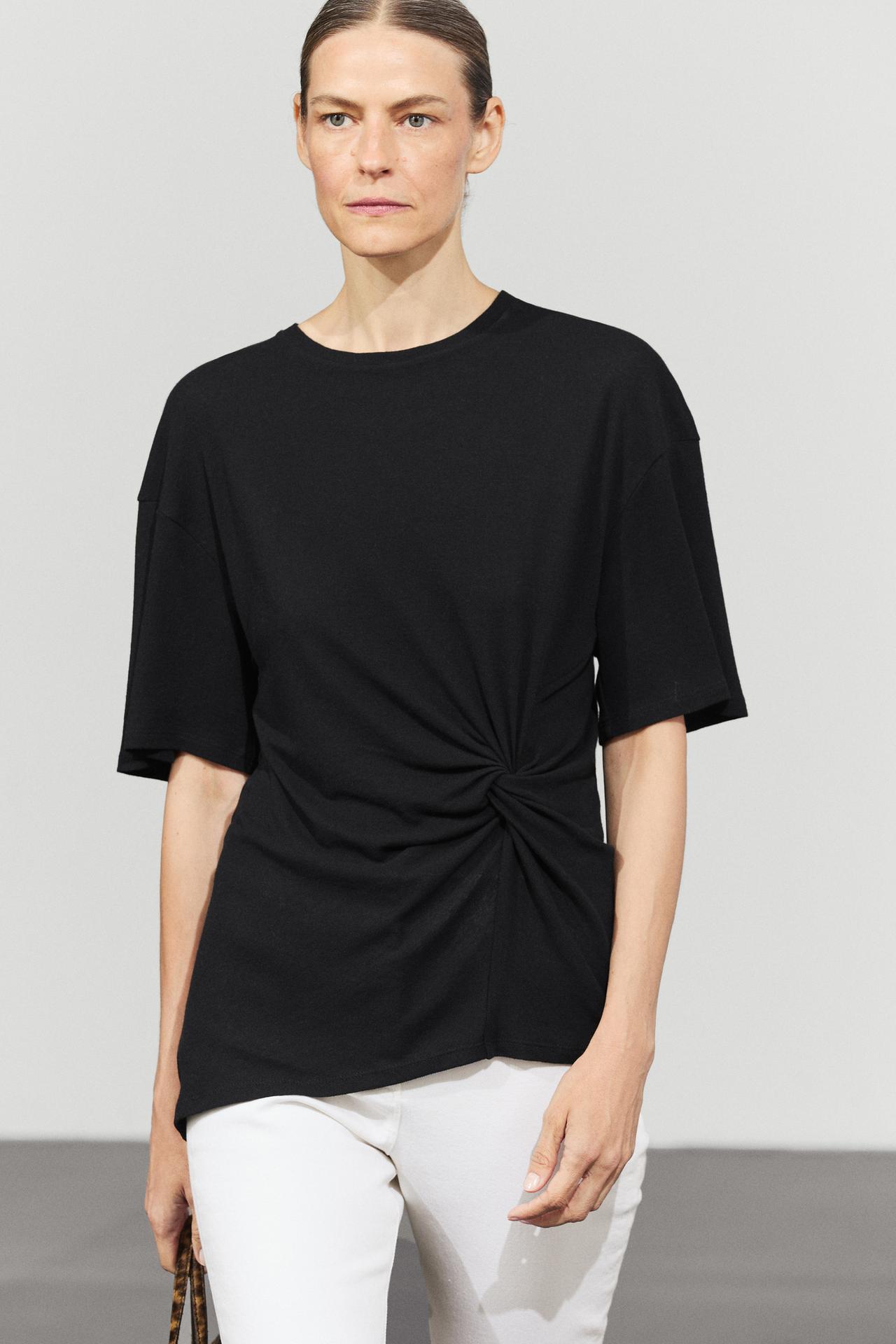 Asymmetric knot-detail T-shirt — Black