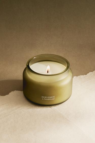 (240 G) BOUGIE PARFUMÉE BERGAMOTE & BOIS DE SANTAL - Écru / Vert de Zara - Image 5