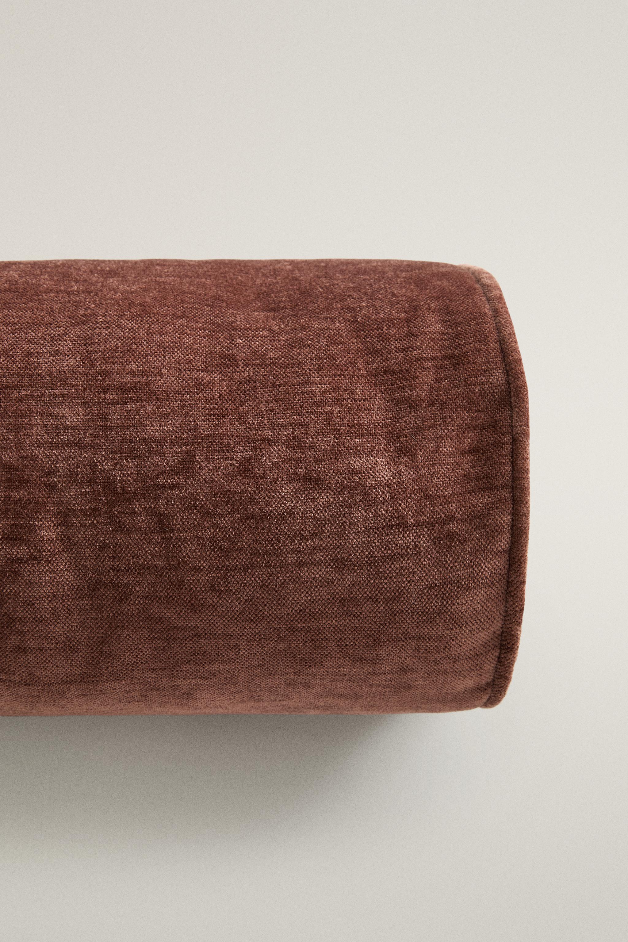 CHENILLE SEAT CUSHION WITH PIPING