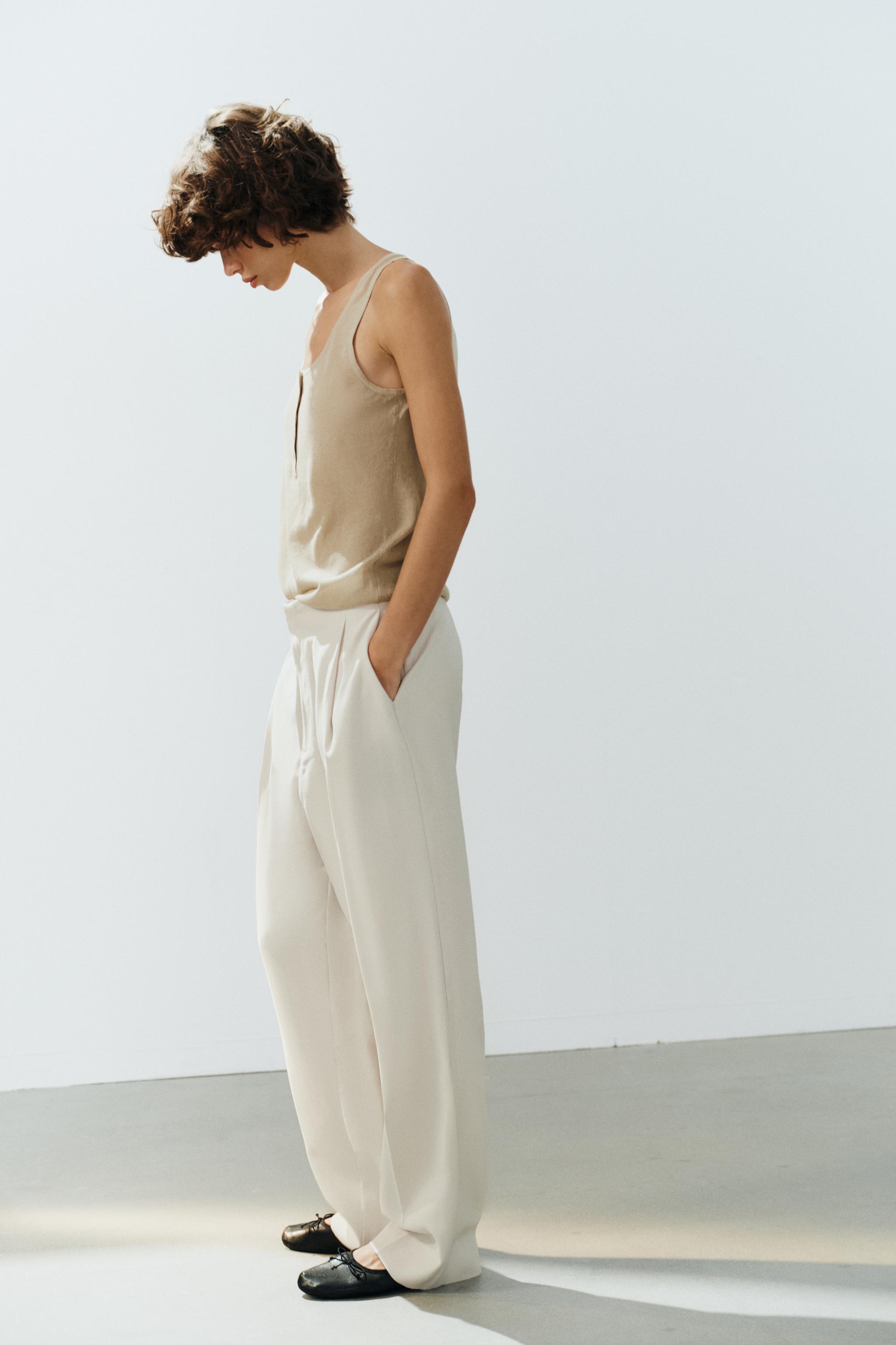 PLEATED FLOWY PANTS