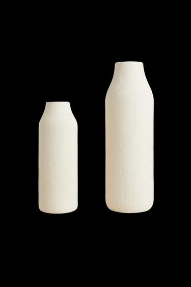 TEXTURED CERAMIC VASE - Bone by Zara