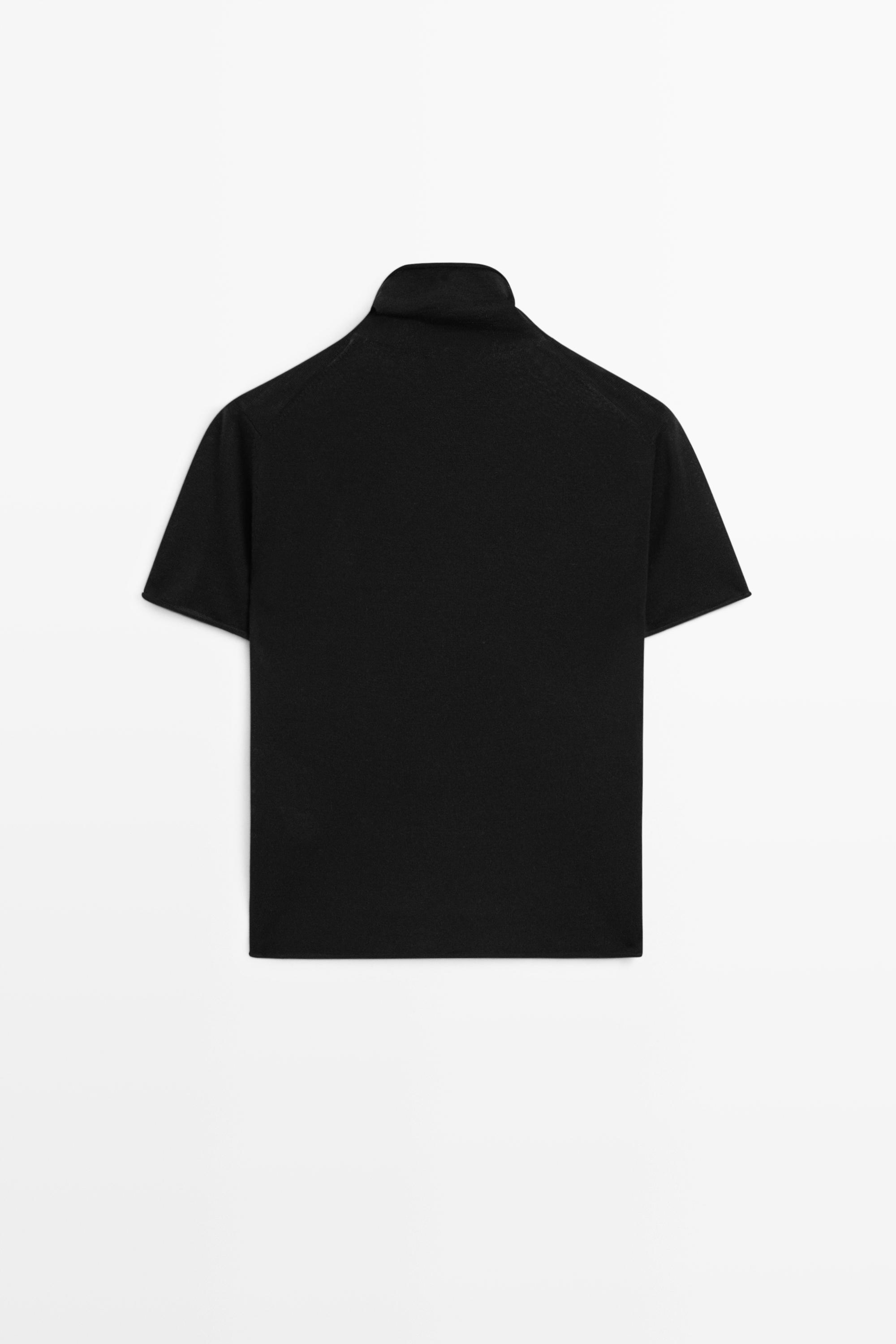 Short sleeve turtleneck knit sweater
