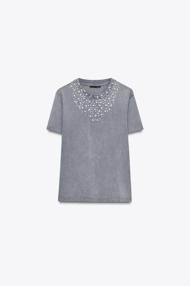CAMISETA COM EFEITO DE LAVAGEM E JOIAS - Cinzento da Zara - Imagem 0