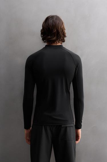 T-SHIRT DE SURF UPF40+ À MANCHES LONGUES - Noir de Zara - Image 2