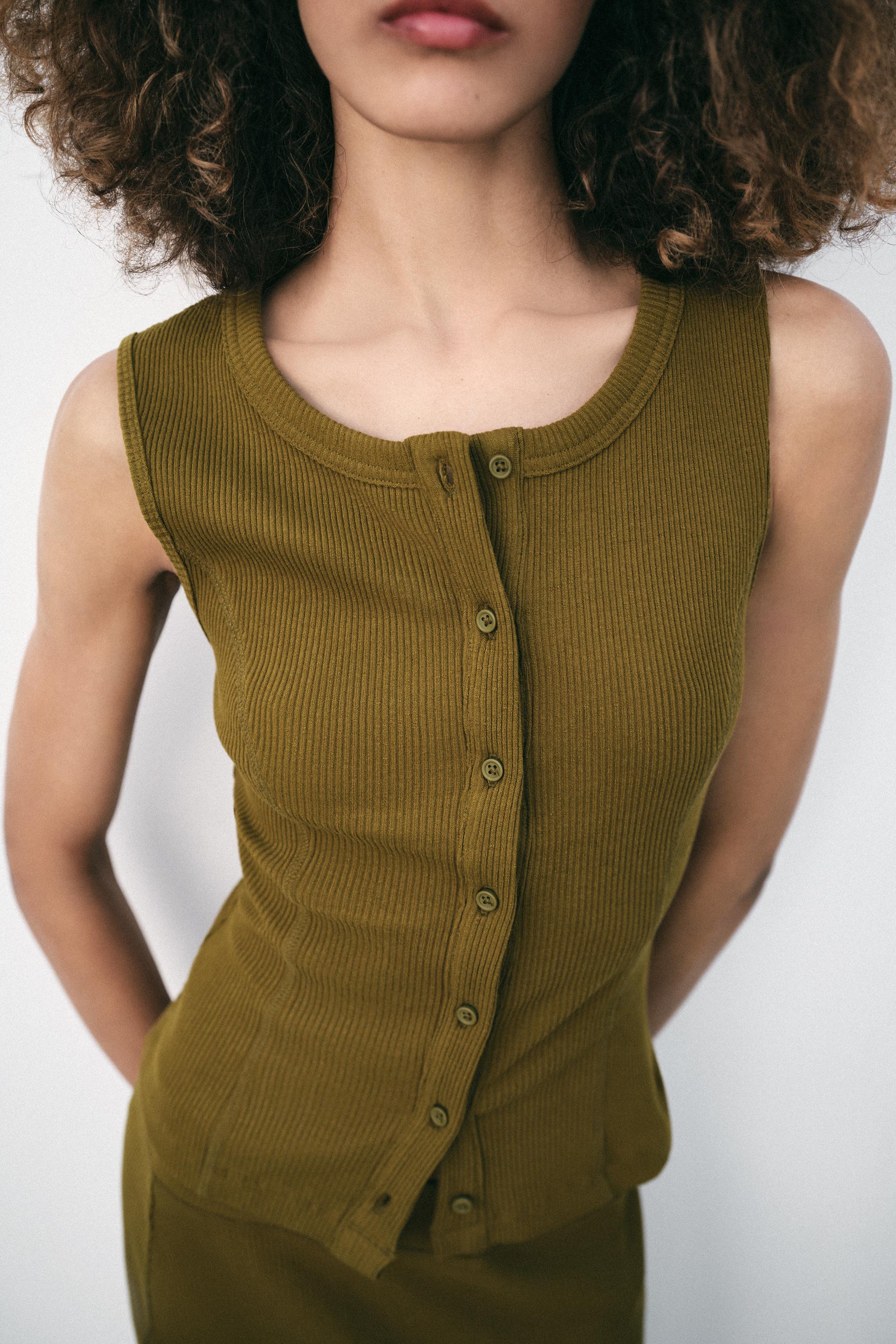GILET CÔTELÉ À BOUTONS
