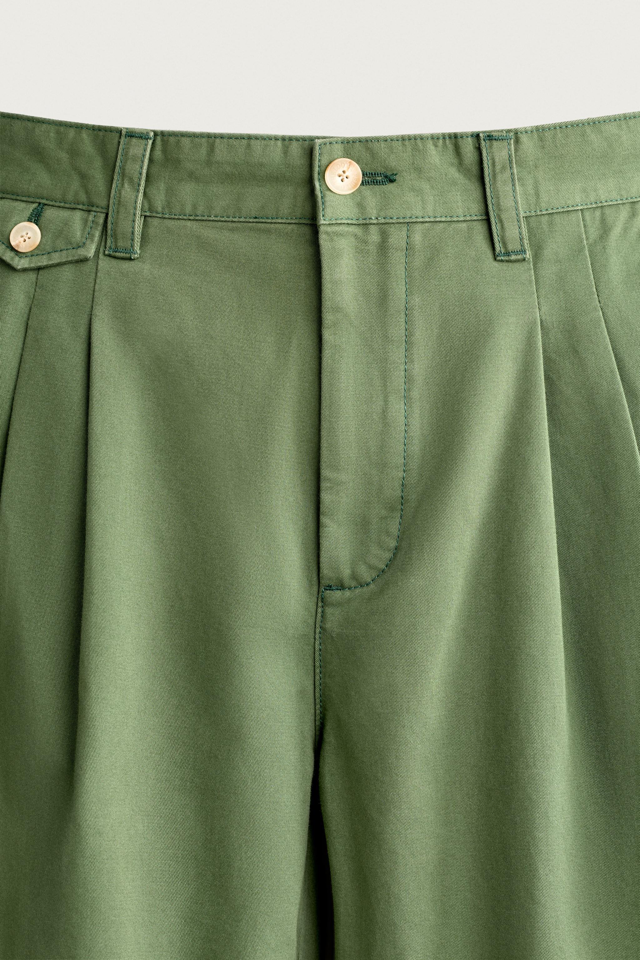 FRUIT OF THE LOOM™ PLEATED CHINO PANTS