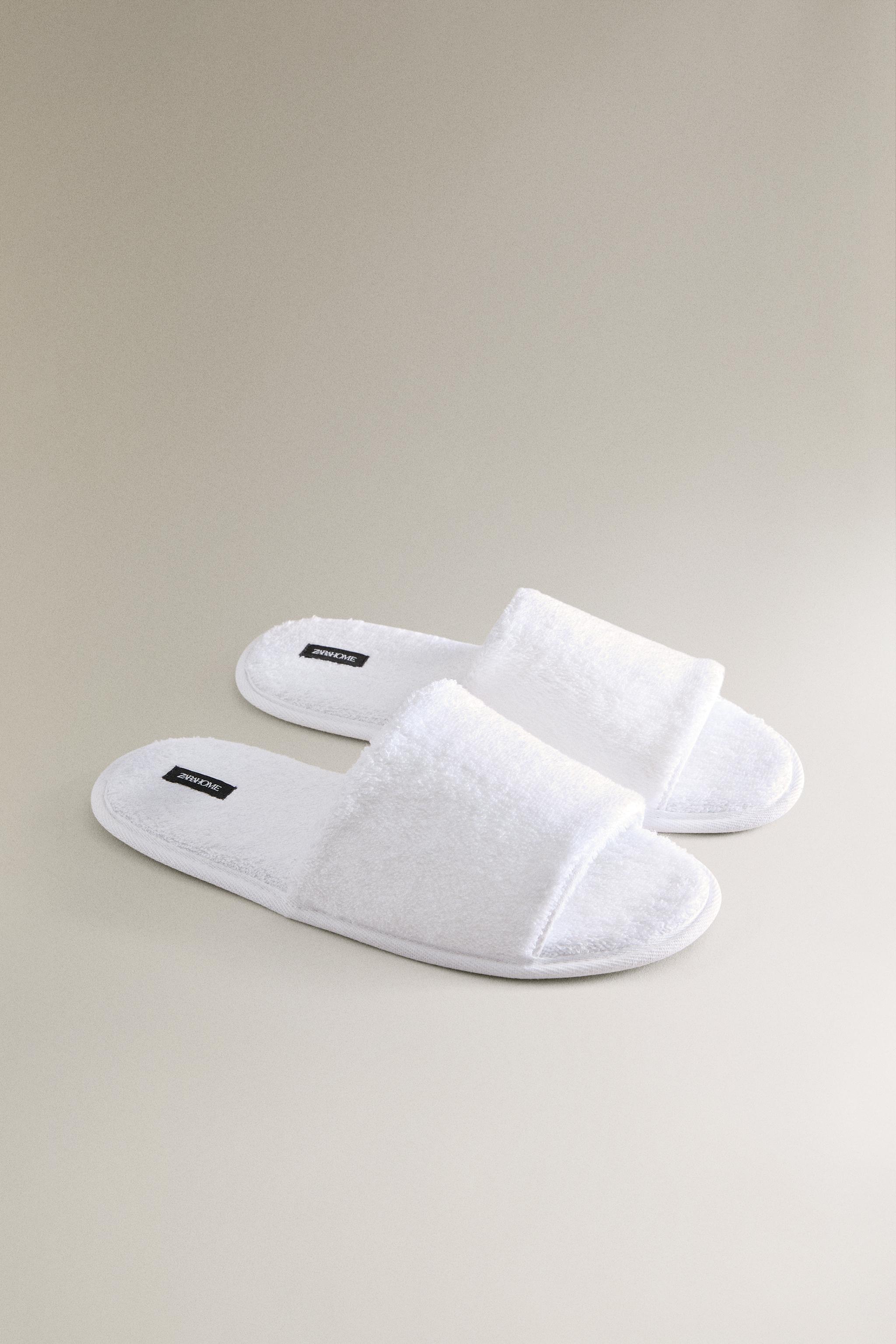 OPEN TERRY BATHROOM SLIPPERS — White