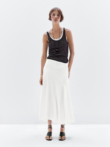 Falda midi godets detalle costuras - Blanco de Zara