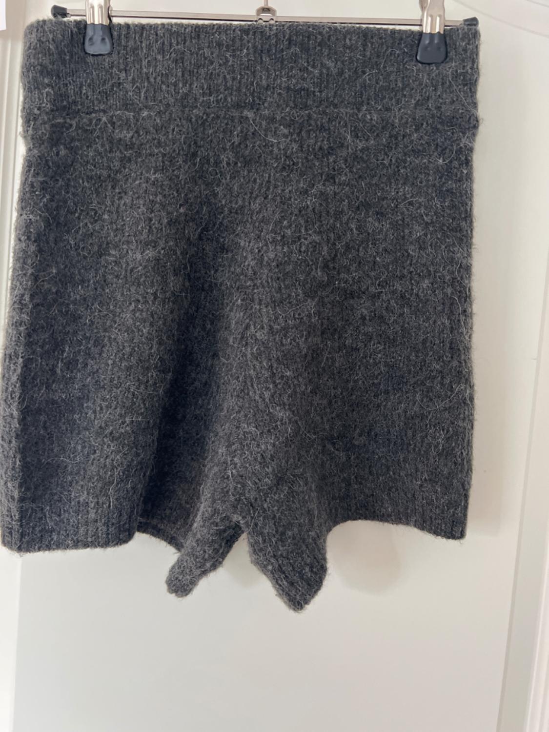 KNIT SHORTS - Image 2