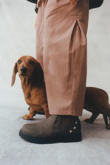 BOTA CHELSEA FLORES - Marrón de Zara