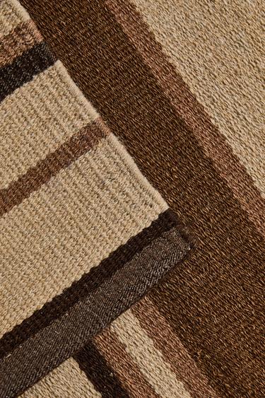 TAPIS RAYURES CONTRASTANTES - Marron de Zara - Image 4