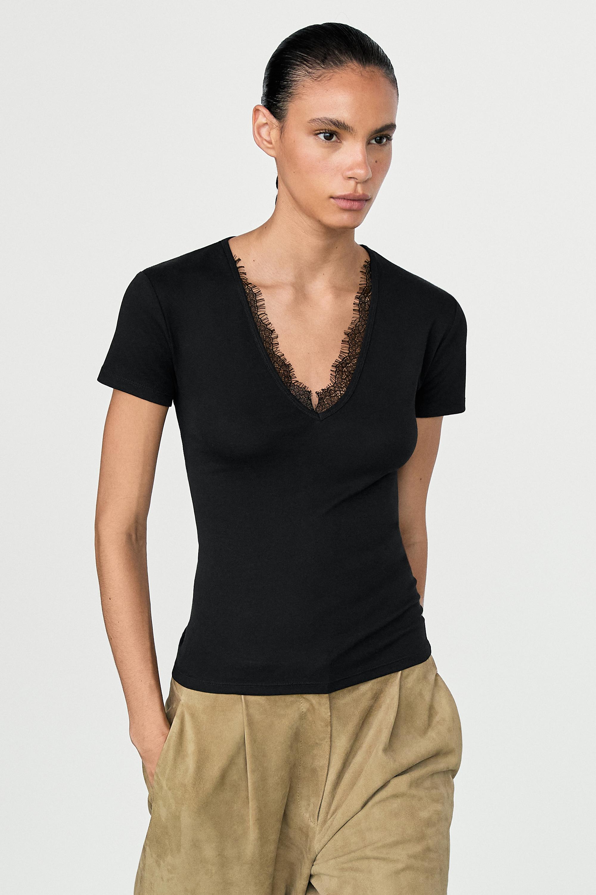 Lace-detail V-neck T-shirt — Black