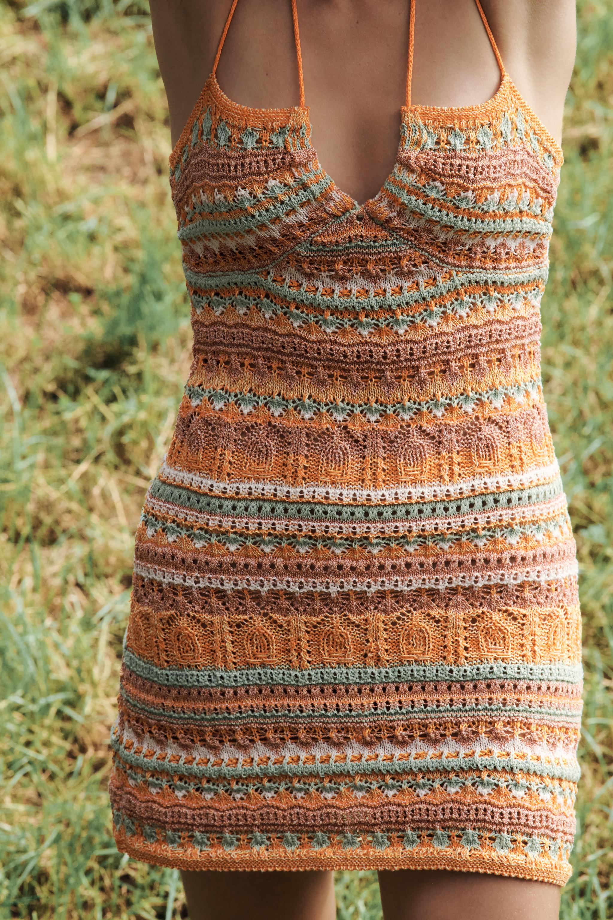 ROBE COURTE EN MAILLE