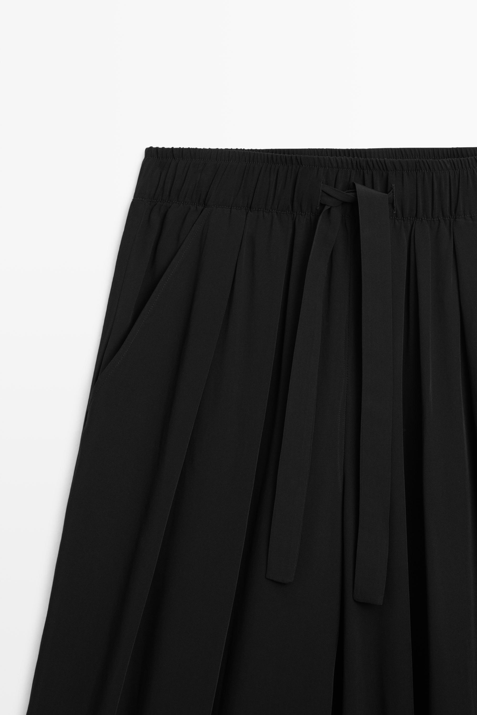 Flowing pants with tie-waist