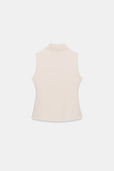 CAMISETA CUELLO SUBIDO - Crudo de Zara