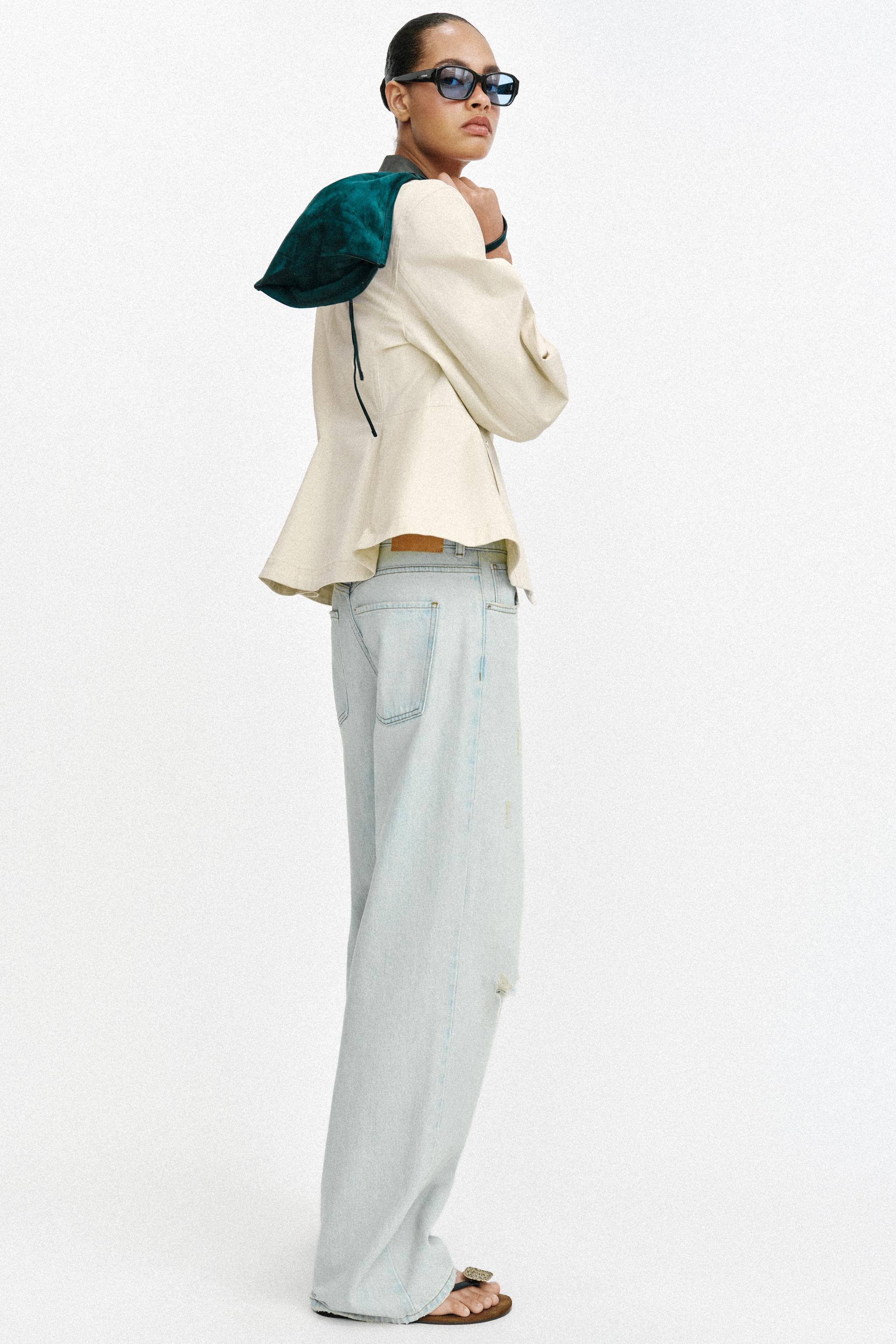 CONTRAST COLLAR PEPLUM JACKET