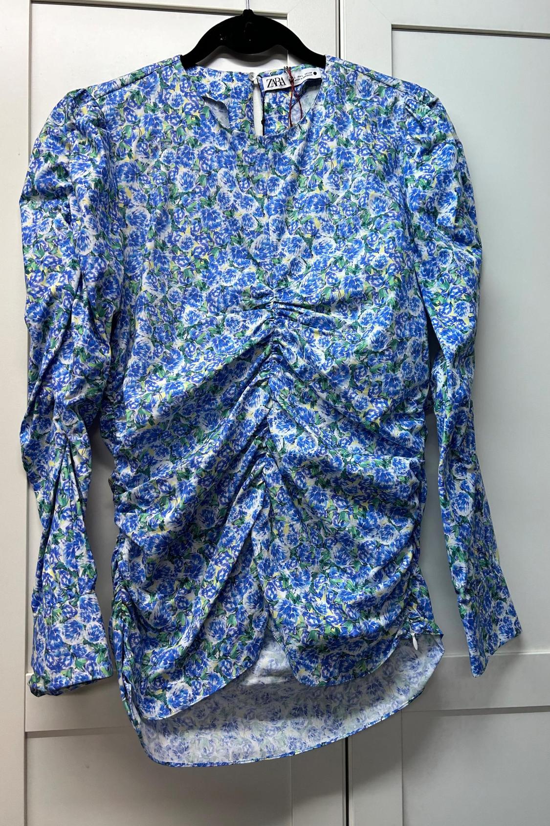 PRINTED BLOUSE WITH GATHERED DETAILS