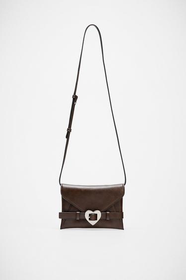 BOLSO DETALLE CORAZÓN - Marrón de Zara