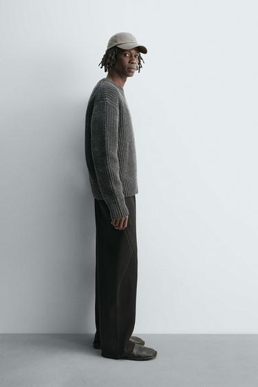 NEOPRENE-EFFECT PLEATED BALLOON FIT TROUSERS - Black by Zara - Image 3