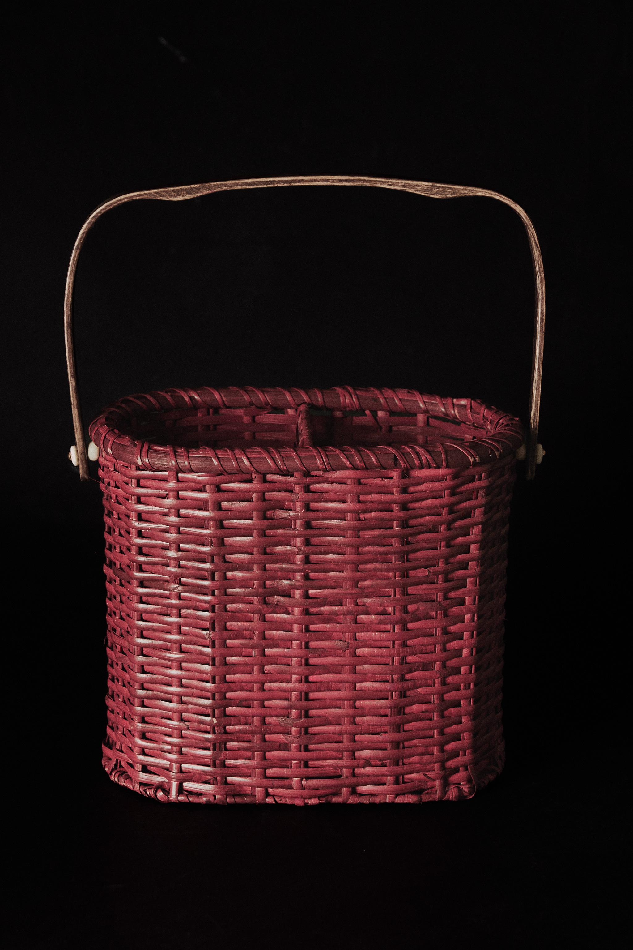 RATTAN BOTTLE STAND BASKET