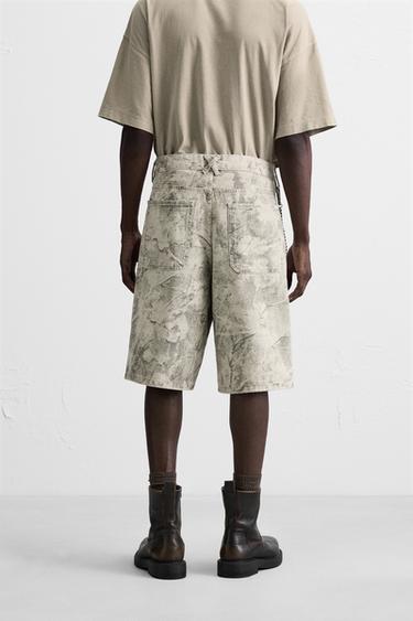 ABSTRACT PRINT RELAXED FIT BERMUDA SHORTS - Printed by Zara - Image 2