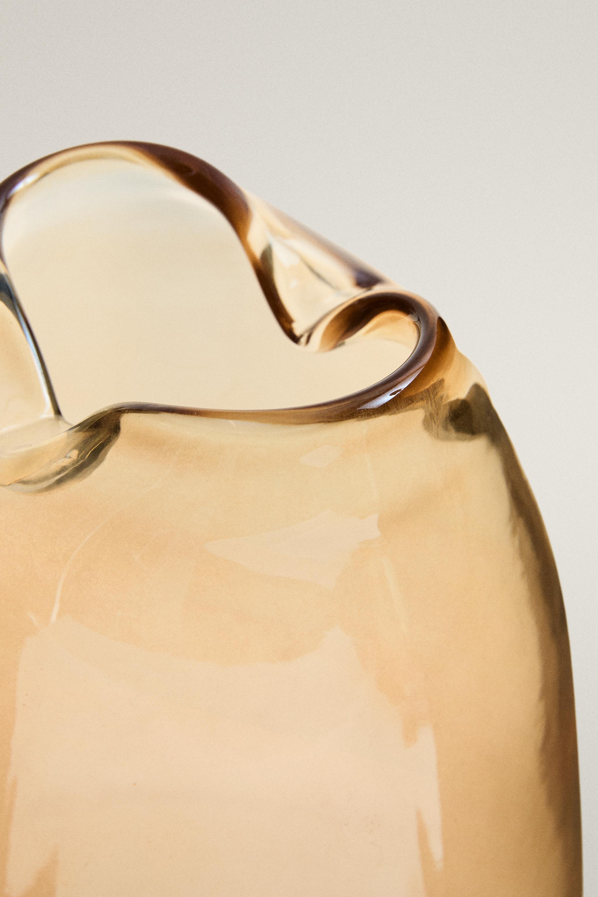 OVAL GLASS DECORATIVE VASE