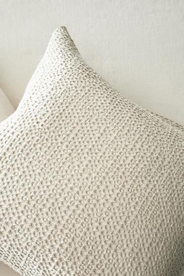 MINI WAFFLE KNIT CUSHION COVER - Oyster-white by Zara