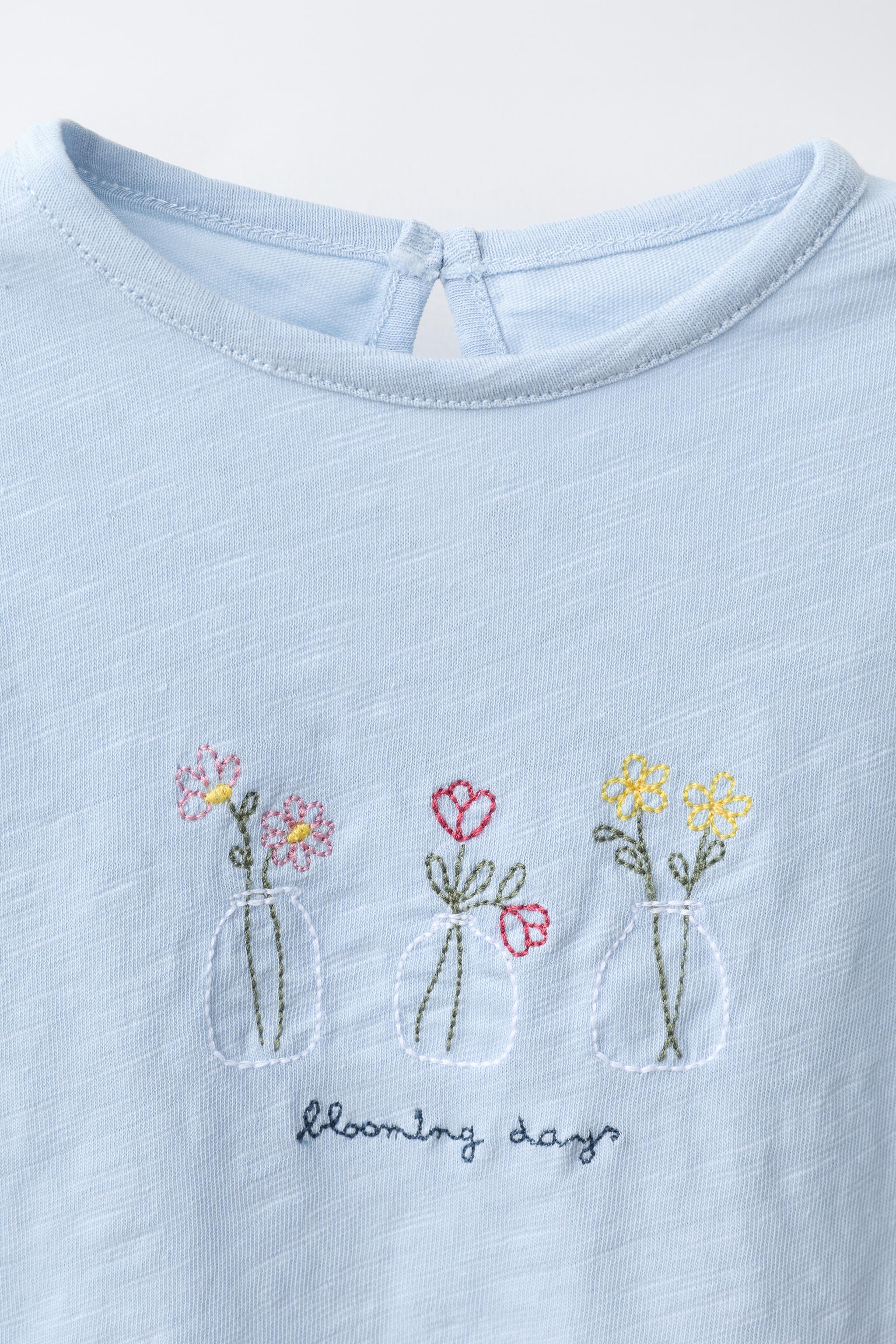 FLORAL EMBROIDERED T-SHIRT