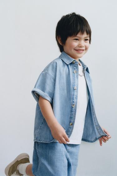 قميص دنيم بملصق - أزرق فاتح الخاص بـ Zara