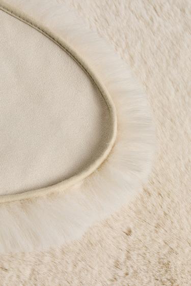 Zara IRREGULAR FUZZY SMALL AREA RUG - Ecru