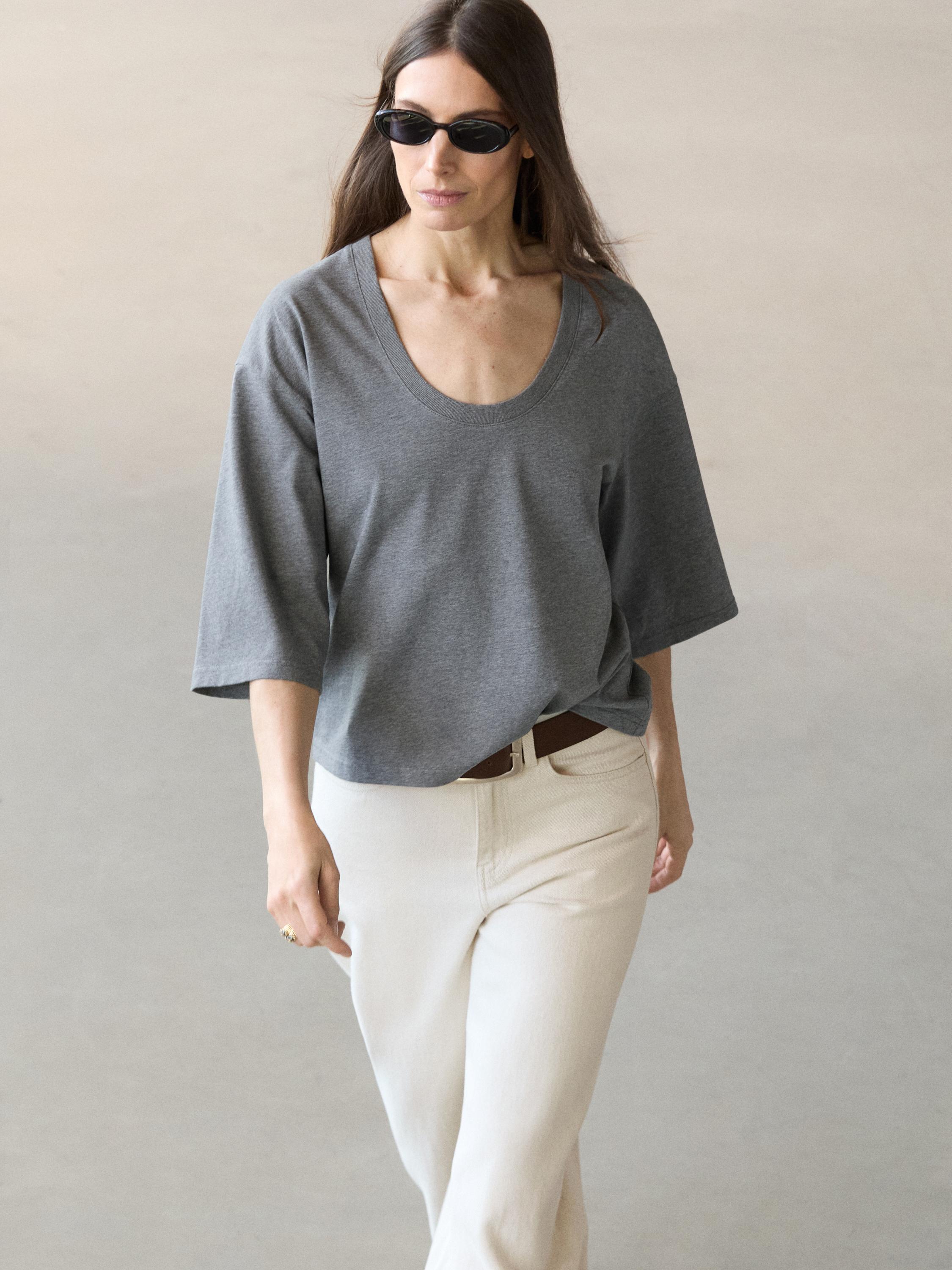 100% cotton scoop neck T-shirt