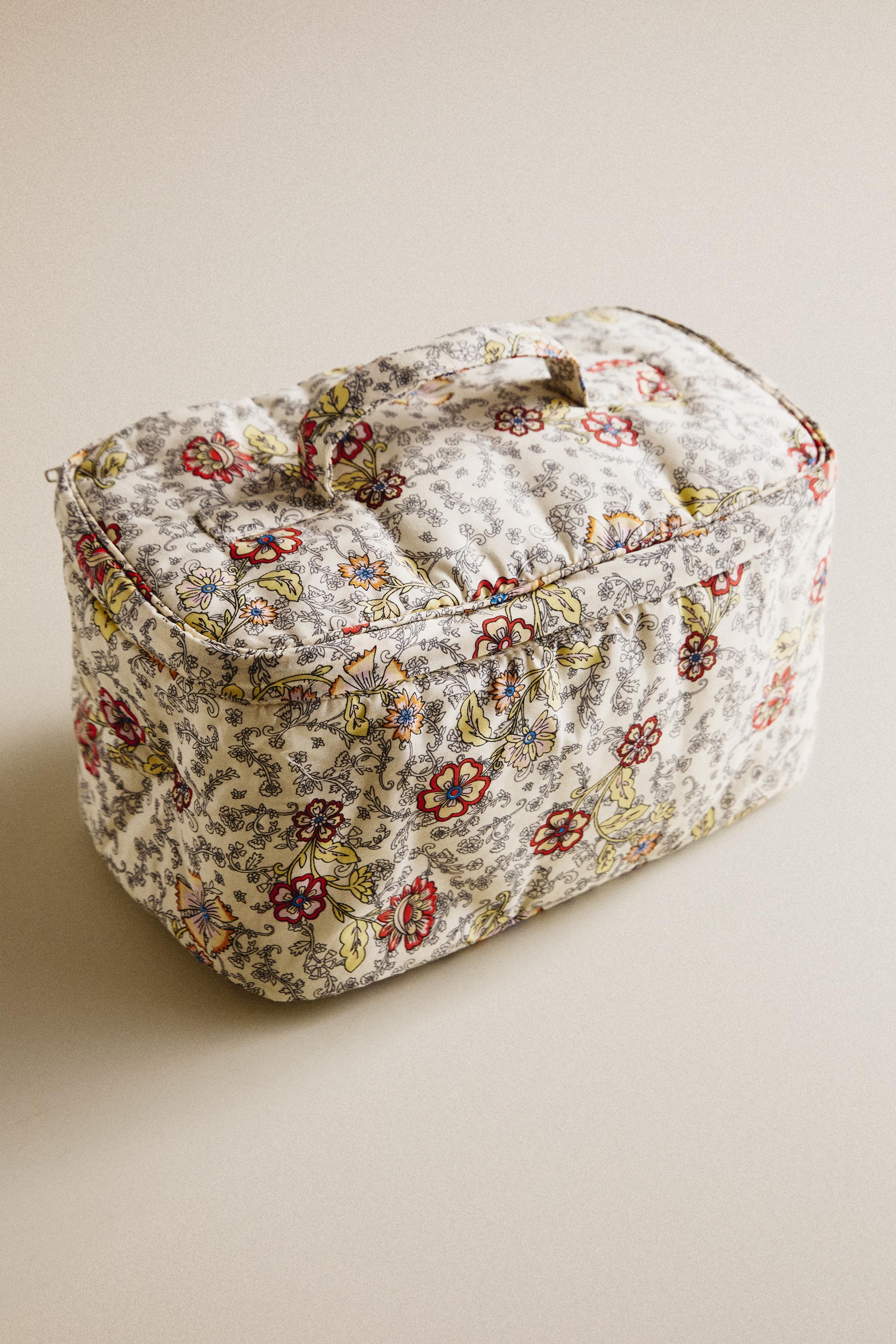 KIDS’ FLORAL MAKEUP BAG — Light beige