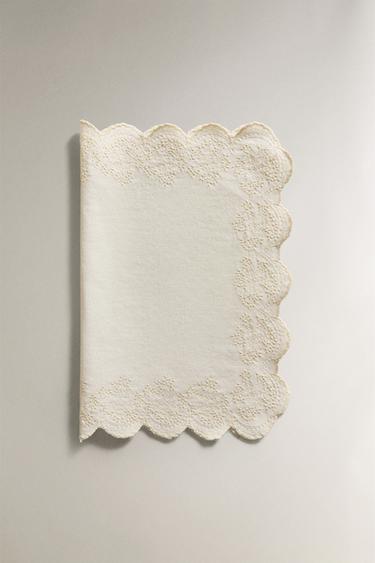 EMBROIDERED BLONDE LACE PLACEMAT - White by Zara - Image 1