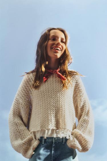PULL EN MAILLE RÉSILLE À FRANGES - Écru de Zara - Image 5
