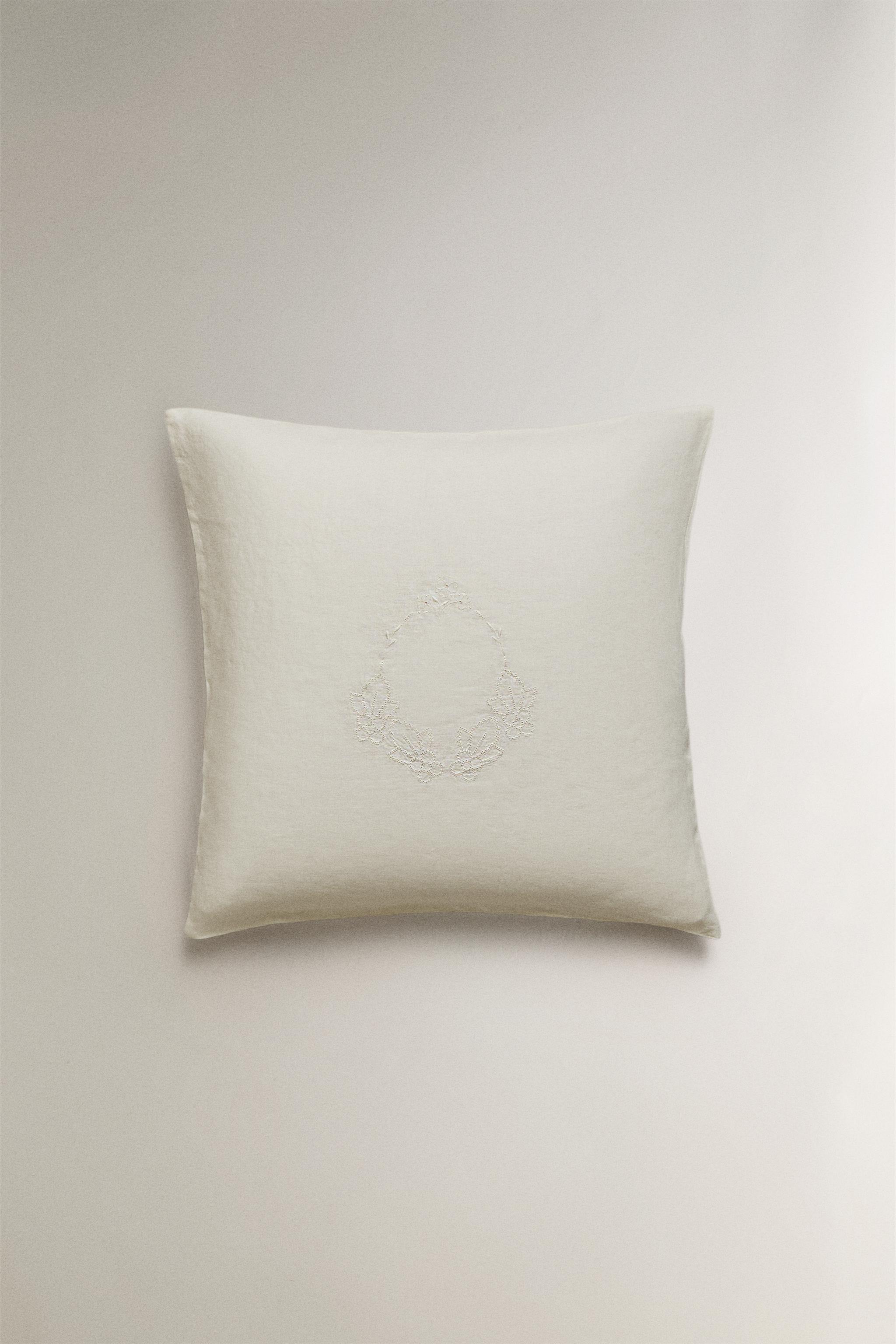 WASHED LINEN PILLOWCASE — Ecru