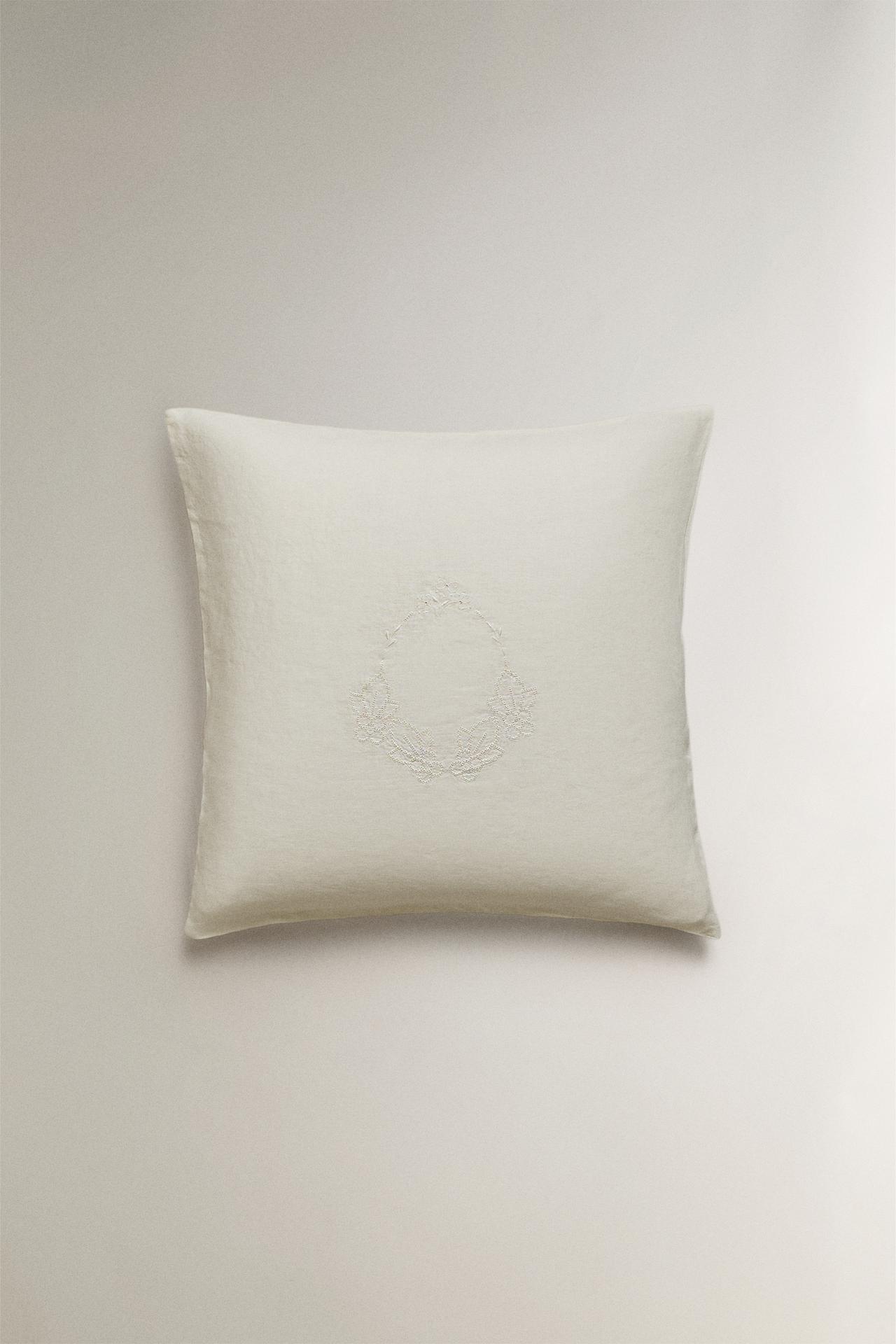 WASHED LINEN PILLOWCASE — Ecru
