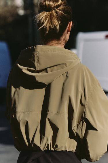 BLOUSON EFFET GOMME AVEC CAPUCHE - Marron clair de Zara - Image 2