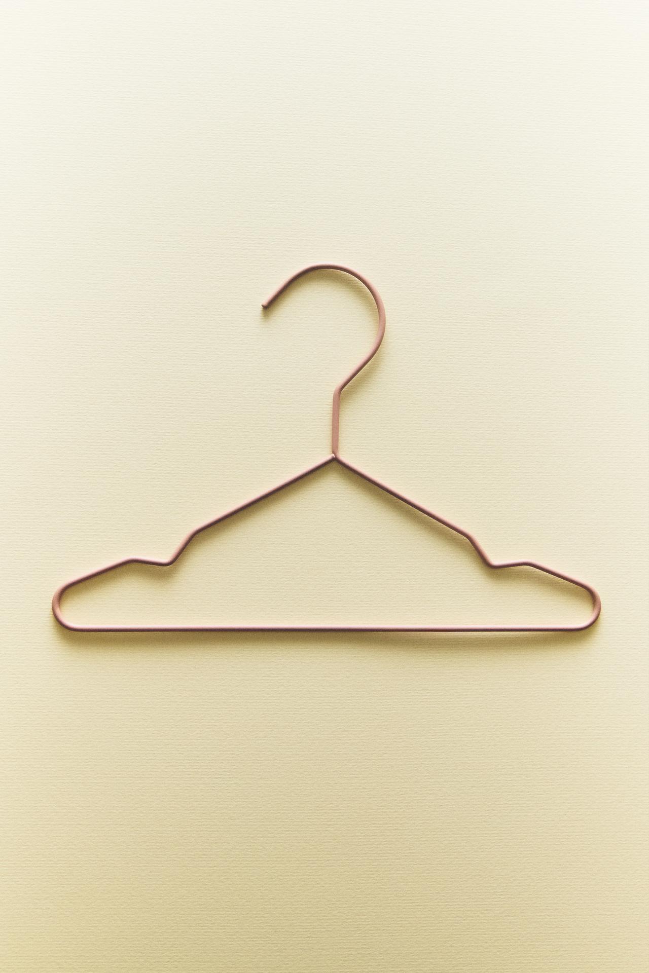 PACK OF RUBBERIZED BABY HANGERS (PACK OF 6) — Pink