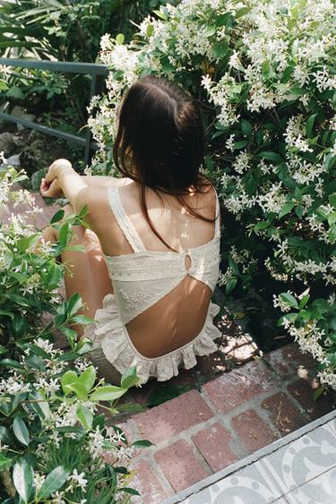 BODY BRODERIES FLORALES ET FANTAISIE - Écru de Zara - Image 4