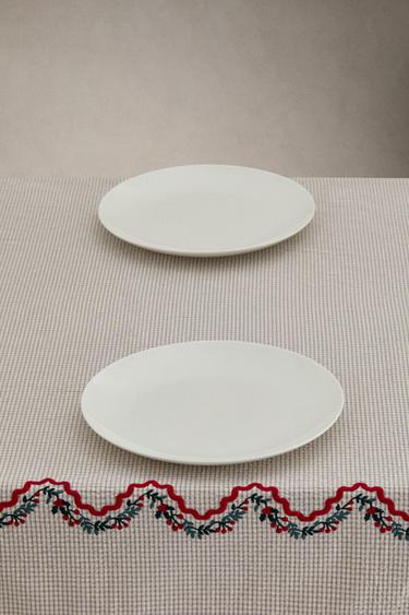 COTTON SCALLOPED CHRISTMAS TABLECLOTH WITH EMBROIDERY - Red by Zara - Image 1