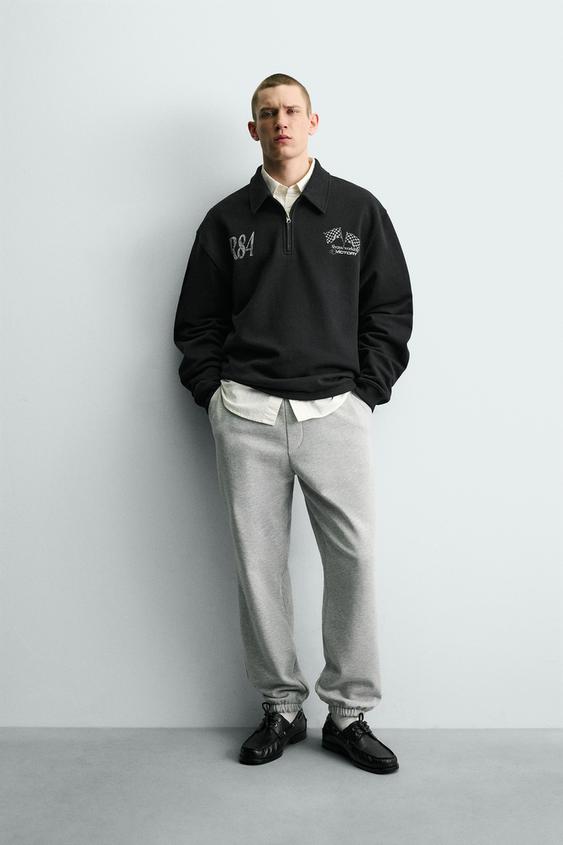 TEXT PRINT QUARTER-ZIP SWEATSHIRT