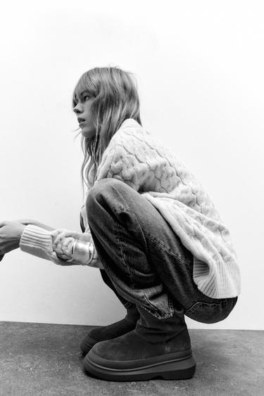 ЗАМШЕВЫЕ БОТИНКИ НА ПРОРЕЗИНЕННОЙ ПОДОШВЕ — Коричневый от Zara — изображение 0